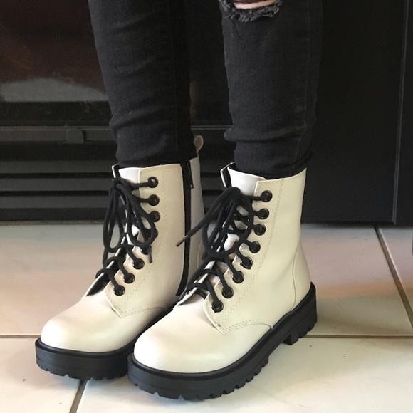 Shoes - LAST PAIR 7.5 🖤🖤🖤🖤